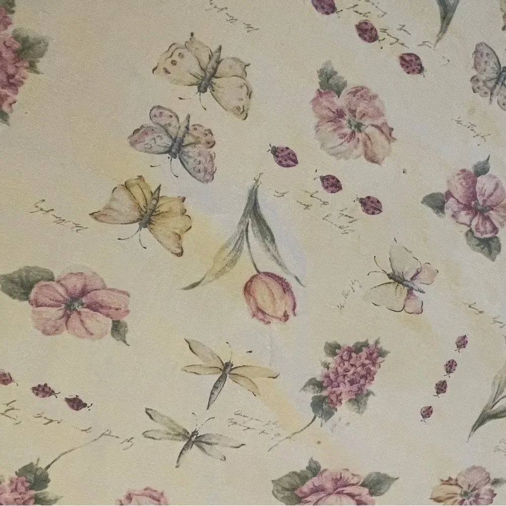 Vintage Floral Oval Tablecloth Butterflies Flowers Ladybugs White Pink Green